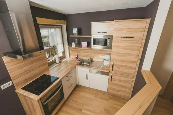 西尔维亚豪斯公寓 公寓 *